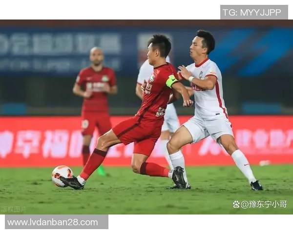 战术创新如何助力新任教练激活球星潜力与绯闻风波